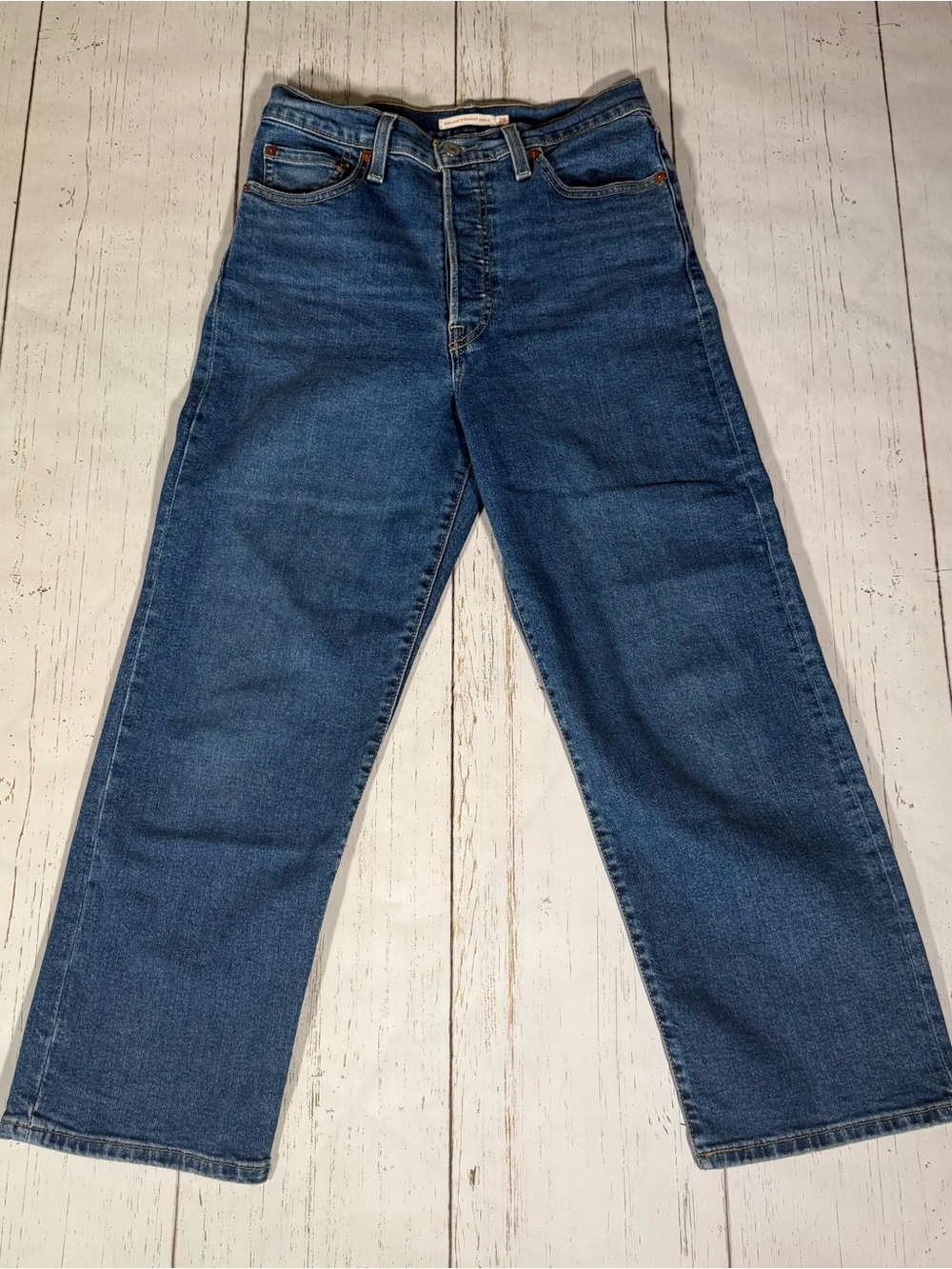 Levi's Women's Ribcage Straight Ankle Jeans in Medium Blue Size 28